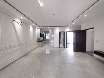 Room in 3 BHK Builder Floor at Palam Vihar – for Rent