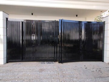 Building Lobby in 3 BHK Builder Floor at Palam Vihar – for Rent