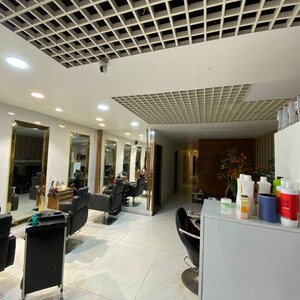 Team Area in  Showroom at Phase 5 – for Rent