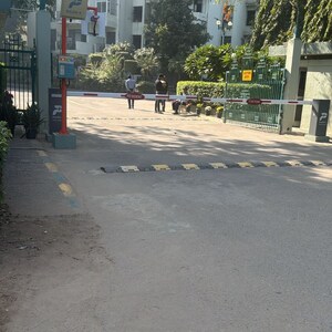 Parking in 1.5 BHK Apartment at Ansal Celebrity Suites, Choma – for Rent