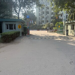 Parking in 1.5 BHK Apartment at Ansal Celebrity Suites, Choma – for Rent