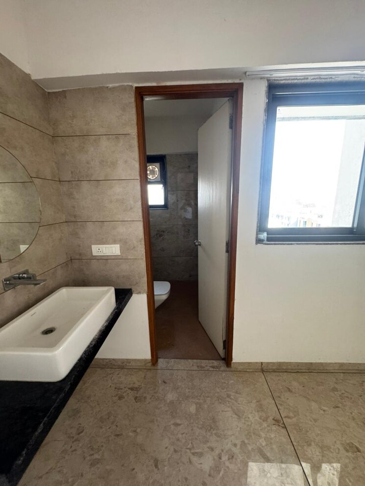Bathroom, c g road 3 Bedroom 2081 Sq.Ft. Apartment In C G Road Ahmedabad 9704280