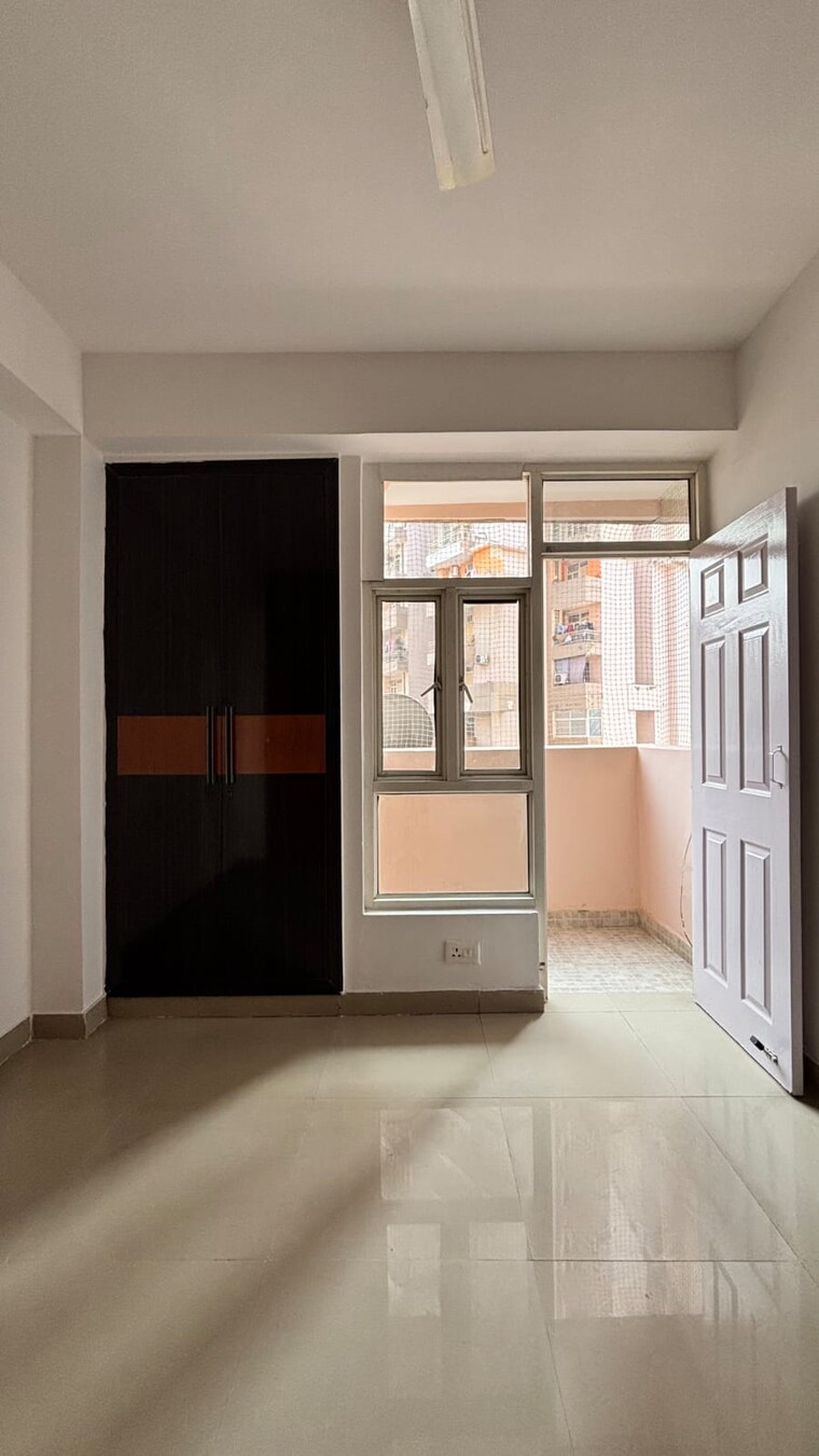 Room, arun-vihar-sector-37 1 Bedroom 500 Sq.Ft. Independent House In Sector 37 Noida 9704296
