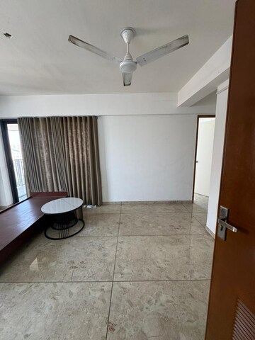 Room in 3 BHK Apartment at C G Road – for Rent