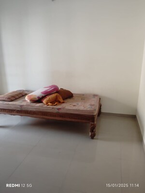 Room in 2 BHK Apartment at Pipla rd – for Rent