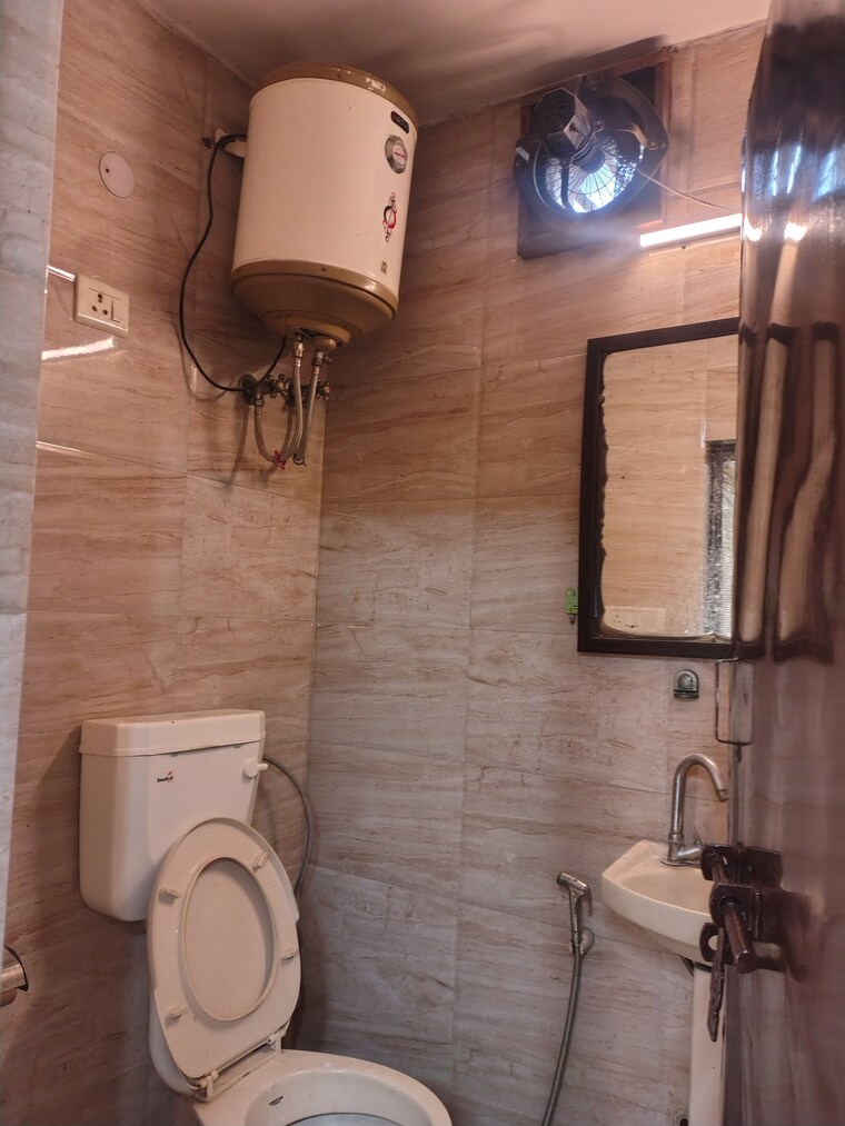 Bathroom, malviya nagar 1 Bedroom 500 Sq.Ft. Builder Floor In Malviya Nagar Delhi 9704302