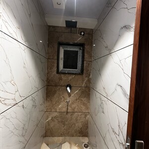 Bathroom in 1 BHK Builder Floor at Sector 52 – for Rent