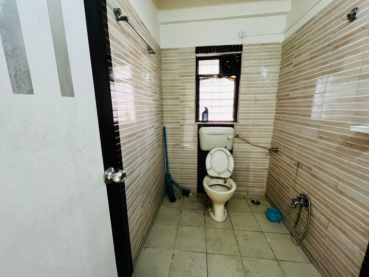 Bathroom, wadgaon sheri 1 Bedroom 595 Sq.Ft. Apartment In Wadgaon Sheri Pune 9704298