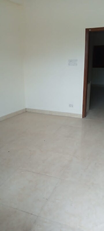 Room in 2 BHK Independent House at RWA Apartments Sector 19, Sector 19 – for Rent