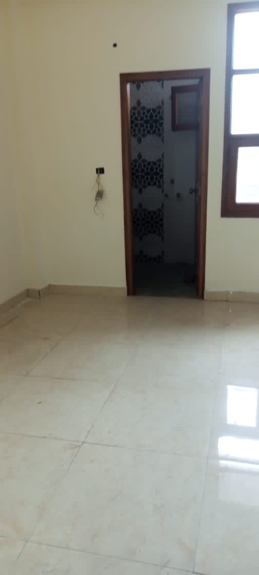 2 BHK Independent House For Rent in RWA Apartments Sector 19