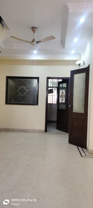 Room in 2 BHK Independent House at RWA Apartments Sector 19, Sector 19 – for Rent
