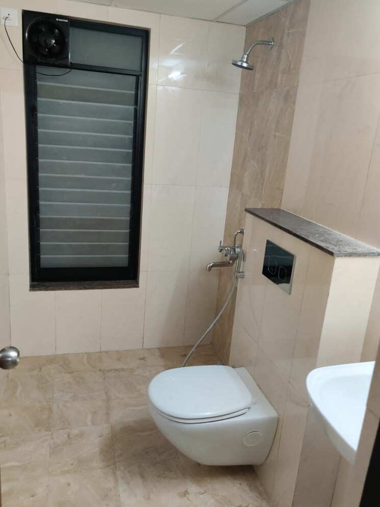 Bathroom, duville-riverdale-heights 1 Bedroom 508 Sq.Ft. Apartment In Kharadi Pune 9702301