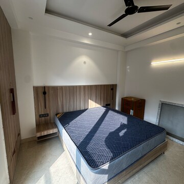 Team Area in Studio Builder Floor at Sector 51 – for Rent