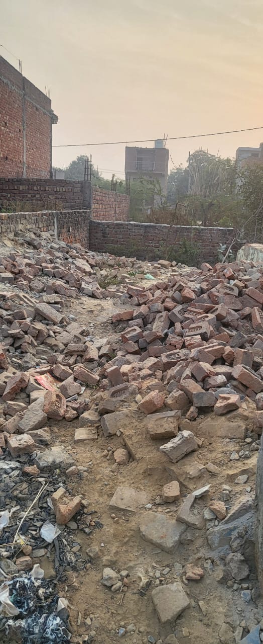 Plot For Sale in Dlf Ankur Vihar