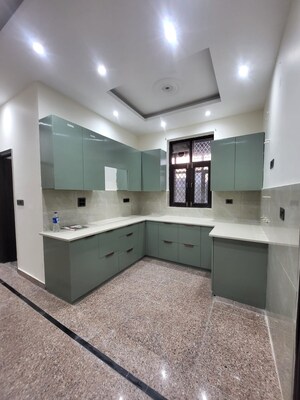 Kitchen in 3 BHK Builder Floor at Sector 37 – for Rent