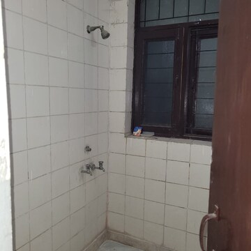 Bathroom in 1.5 BHK Builder Floor at Palam Vihar Residents Association, Palam Vihar – for Rent