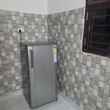 Building Lobby in 1.5 BHK Builder Floor at Palam Vihar Residents Association, Palam Vihar – for Rent