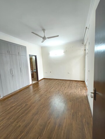 Room in 3.5 BHK Apartment at Gardenia Gateway, Sector 75 – for Sale