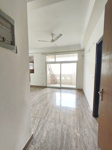 Bathroom in 3.5 BHK Apartment at Gardenia Gateway, Sector 75 – for Sale