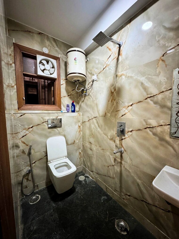 Bathroom, saket 1 Bedroom 800 Sq.Ft. Builder Floor In Saket Delhi 9704375
