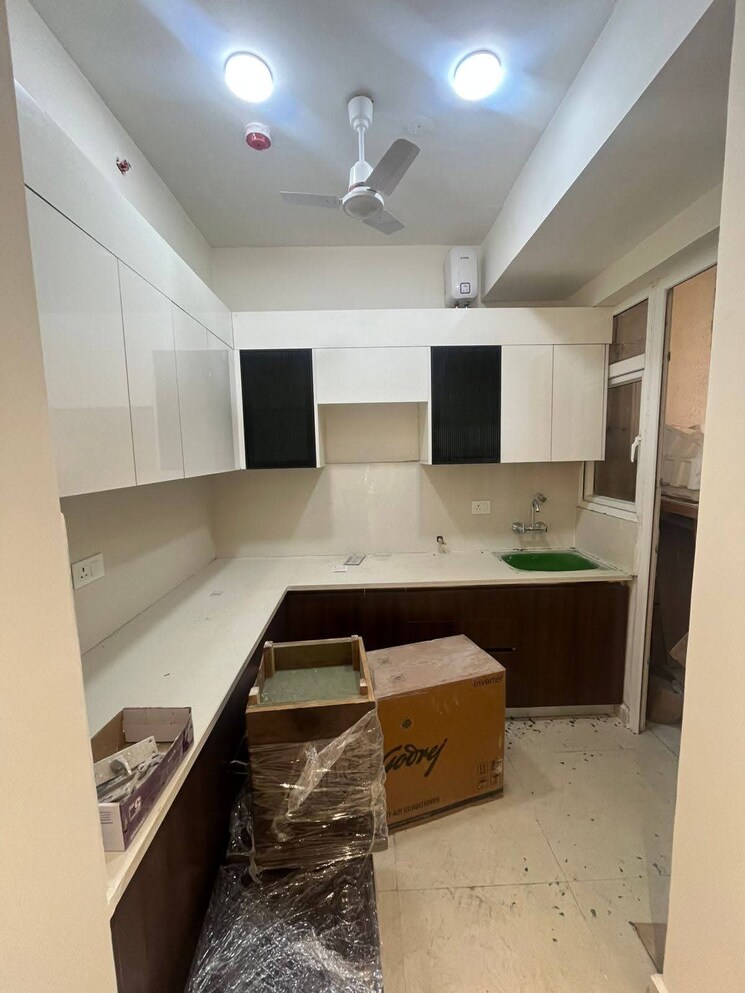 Kitchen, freedom fighters enclave 2 Bedroom 950 Sq.Ft. Apartment In Freedom Fighters Enclave Delhi 9704388