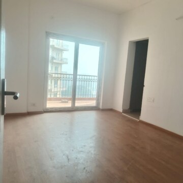 Room in 3.5 BHK Apartment at Tashee Capital Gateway, New Palam Vihar Phase 3 – for Rent