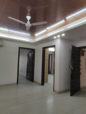 Building Lobby in 4 BHK Builder Floor at Nehru Enclave – for Rent