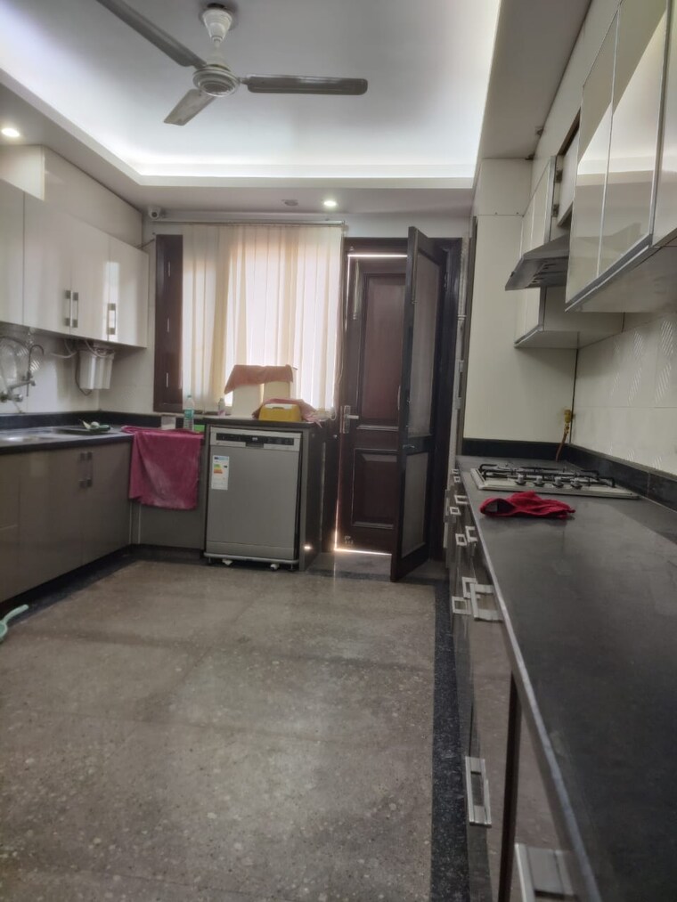 Kitchen, nehru enclave 4 Bedroom 430 Sq.Yd. Builder Floor In Nehru Enclave Delhi 9704406