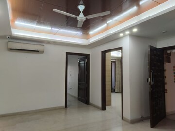 Room in 4 BHK Builder Floor at Nehru Enclave – for Rent