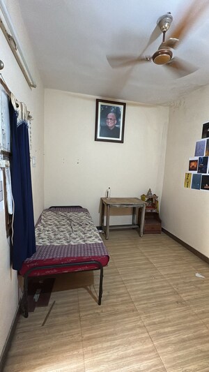 Bedroom in 1 BHK Builder Floor at Gayatri Nagar – for Rent