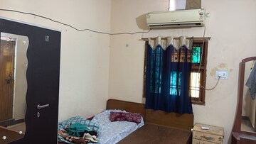 Room in 1 BHK Builder Floor at Gayatri Nagar – for Rent