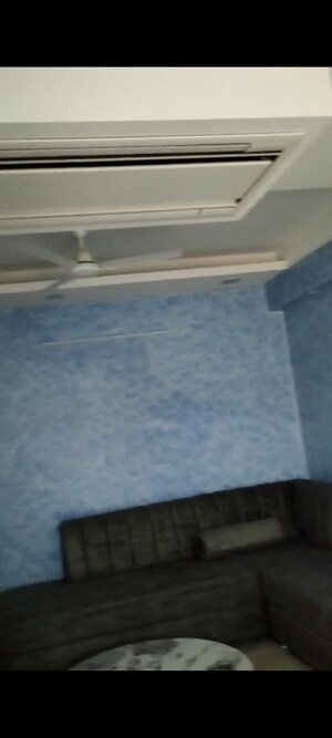 Furnished Amenities in 3 BHK Builder Floor at Chittaranjan Park – for Rent