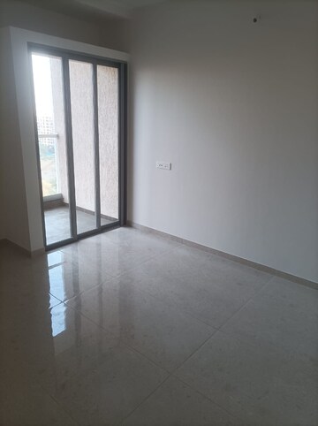 Room in 2 BHK Apartment at Kohinoor Kaleido, Kharadi – for Rent