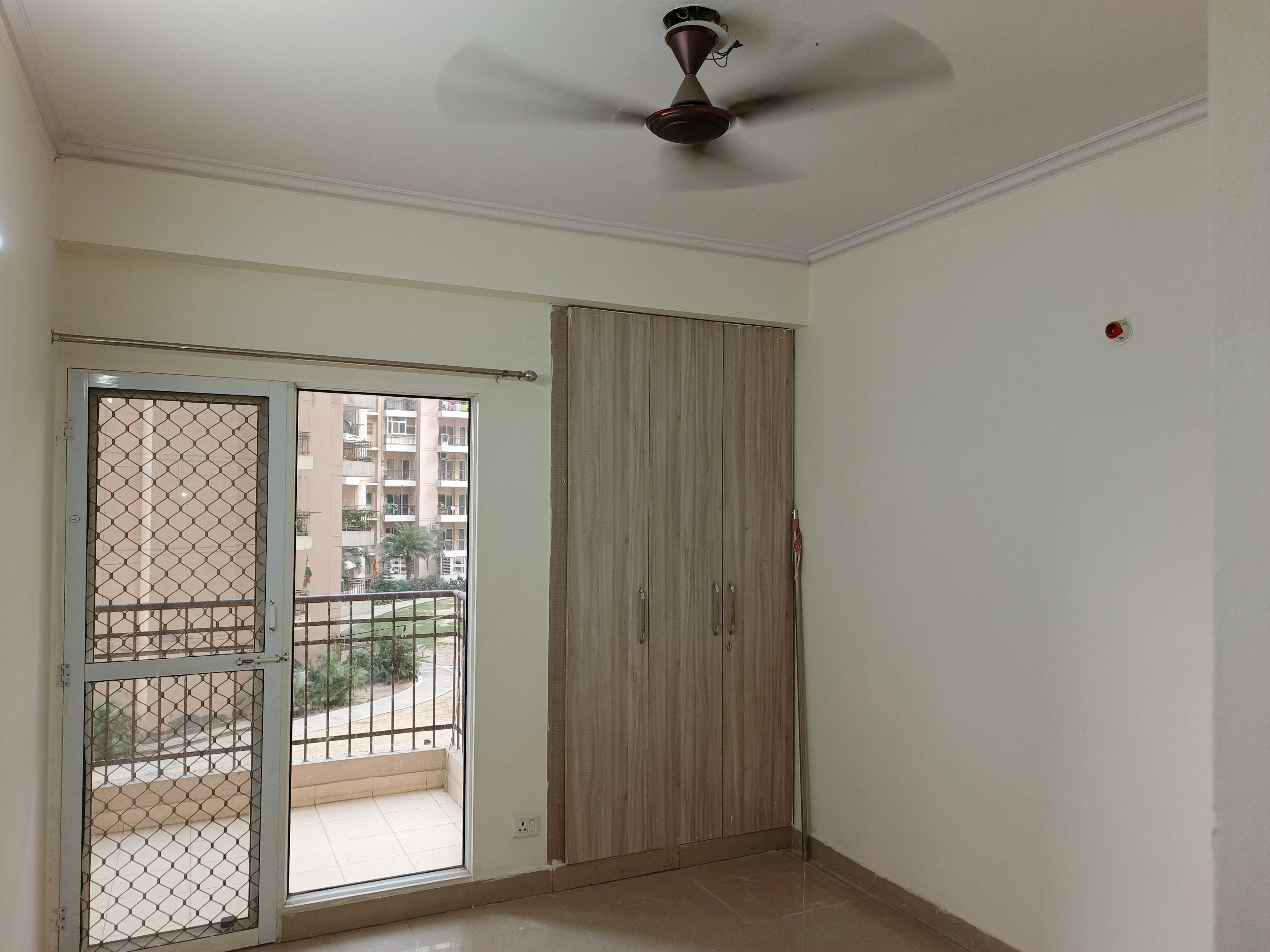 2 BHK + Study Room Apartment For Rent in JM Florence