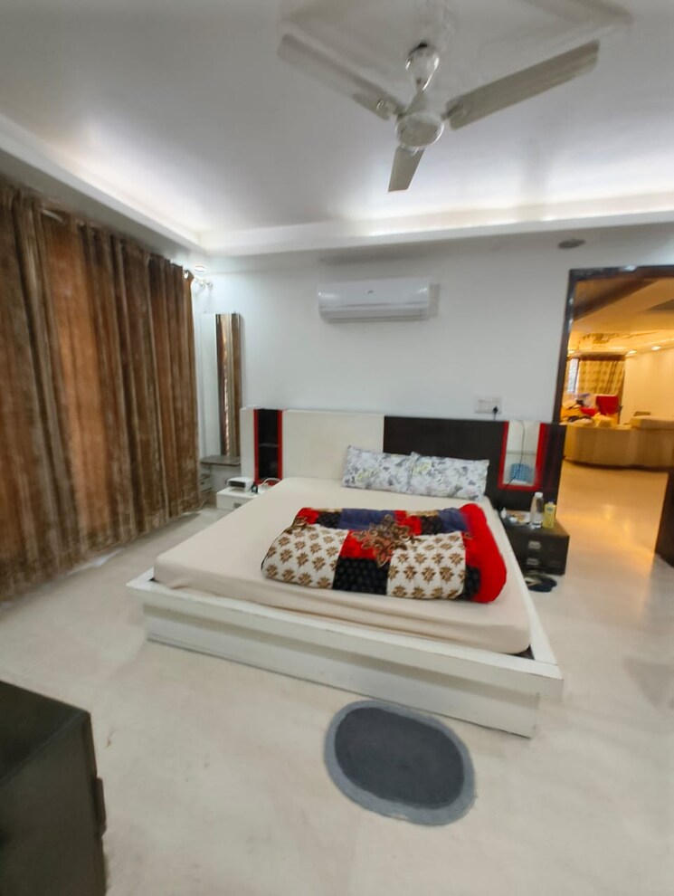 Master Bedroom, kalkaji 4 Bedroom 300 Sq.Yd. Builder Floor In Kalkaji Delhi 9704454
