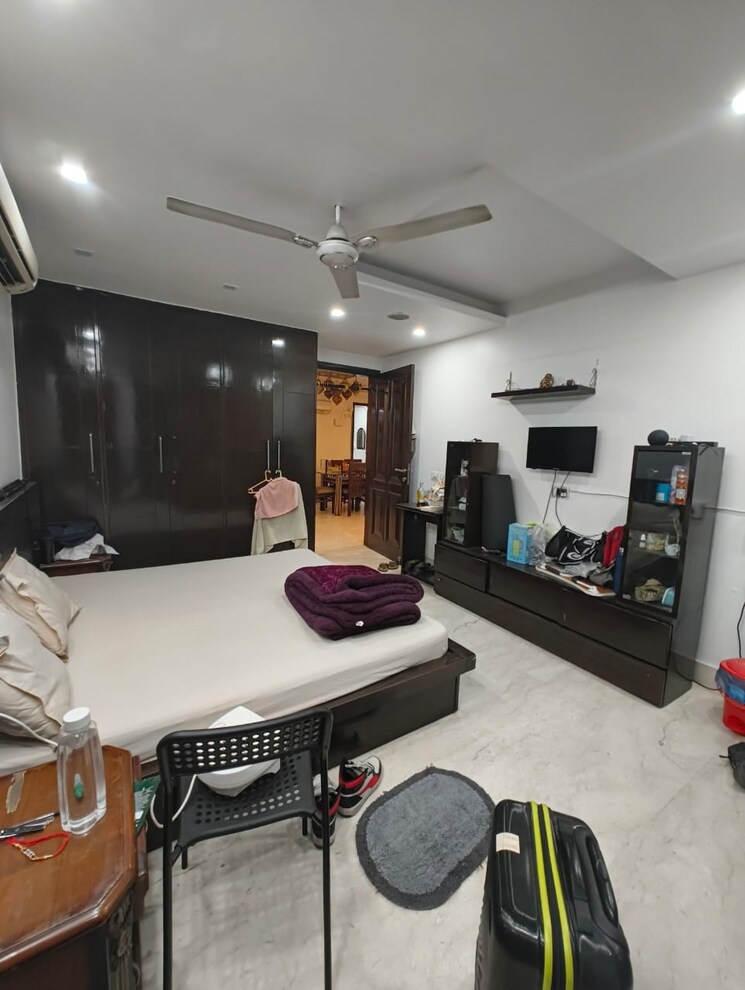 Master Bedroom, kalkaji 4 Bedroom 300 Sq.Yd. Builder Floor In Kalkaji Delhi 9704454