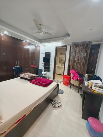 Bedroom in 4 BHK Builder Floor at Kalkaji – for Rent