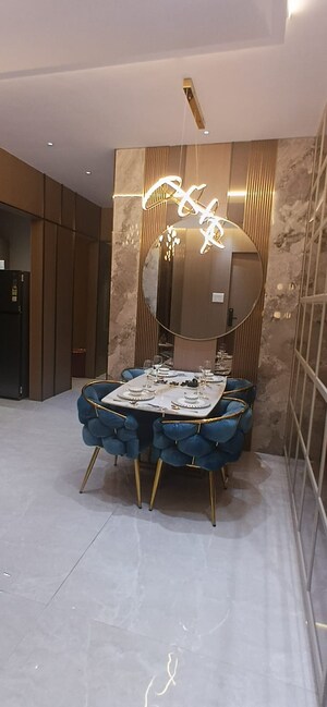 Team Area in 3 BHK Apartment at Kandivali West – for Sale