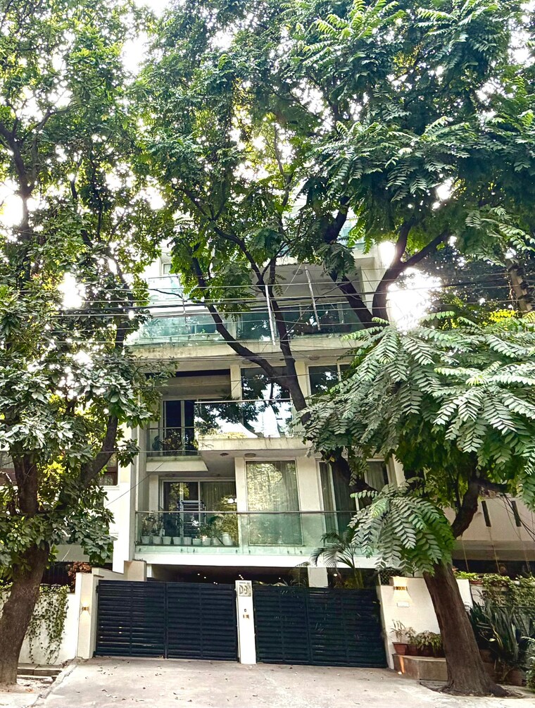 Exterior View, anand nagar Commercial Office Space 340 Sq.Yd. In Anand Nagar Delhi 9704489