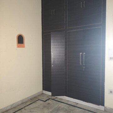 Room in  Pg at Gomti Nagar – for Rent