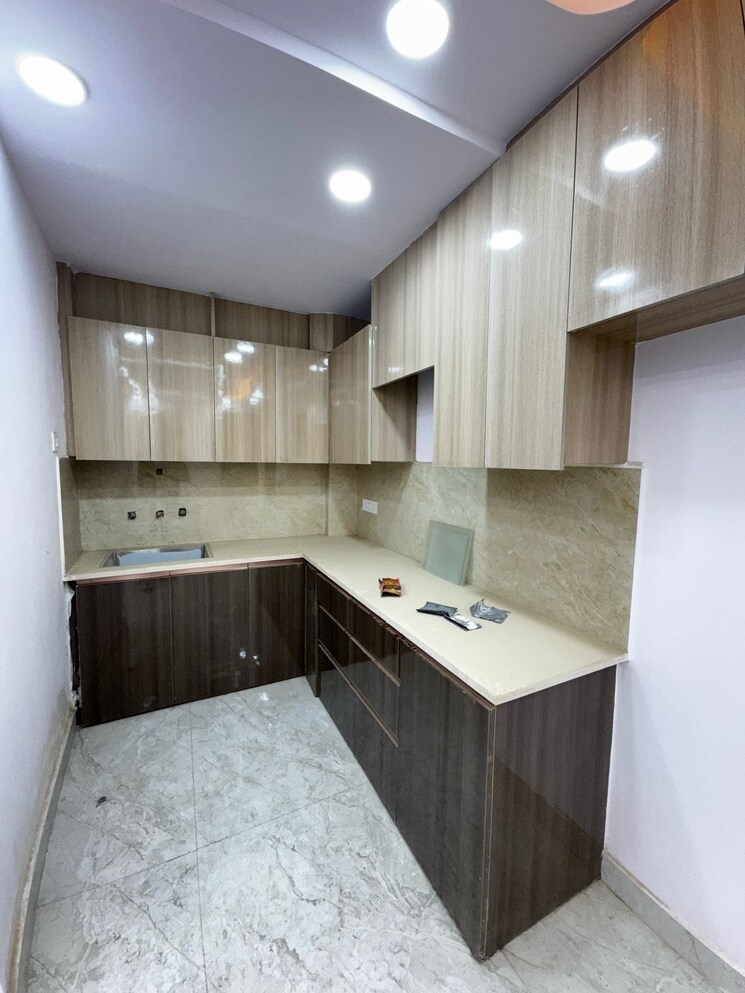 Kitchen, govindpuri 3 Bedroom 900 Sq.Ft. Builder Floor In Govindpuri Delhi 9704497