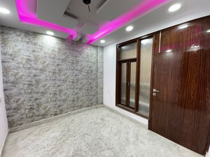 Room in 3 BHK Builder Floor at Govindpuri – for Rent