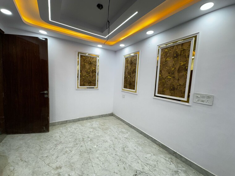 Room, govindpuri 3 Bedroom 900 Sq.Ft. Builder Floor In Govindpuri Delhi 9704497