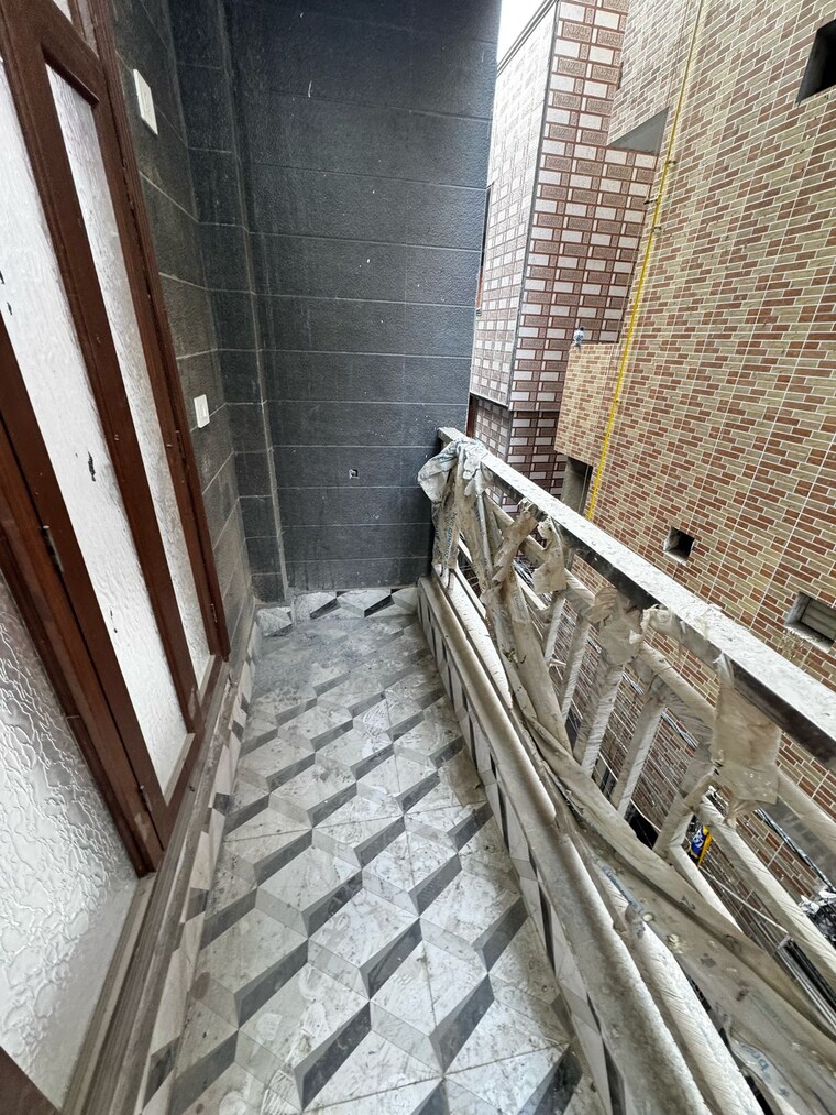 Balcony, govindpuri 3 Bedroom 900 Sq.Ft. Builder Floor In Govindpuri Delhi 9704497