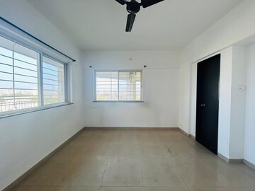 Room in 2 BHK Apartment at Paranjape Madhukosh Phase III, Dhayari – for Rent