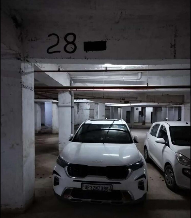  Parking, sushant golf city 3 Bedroom 1755 Sq.Ft. Apartment In Sushant Golf City Lucknow 9704506