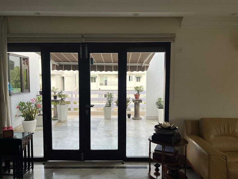  Parking, panchsheel park 4 Bedroom 5000 Sq.Ft. Builder Floor In Panchsheel Park Delhi 9704528