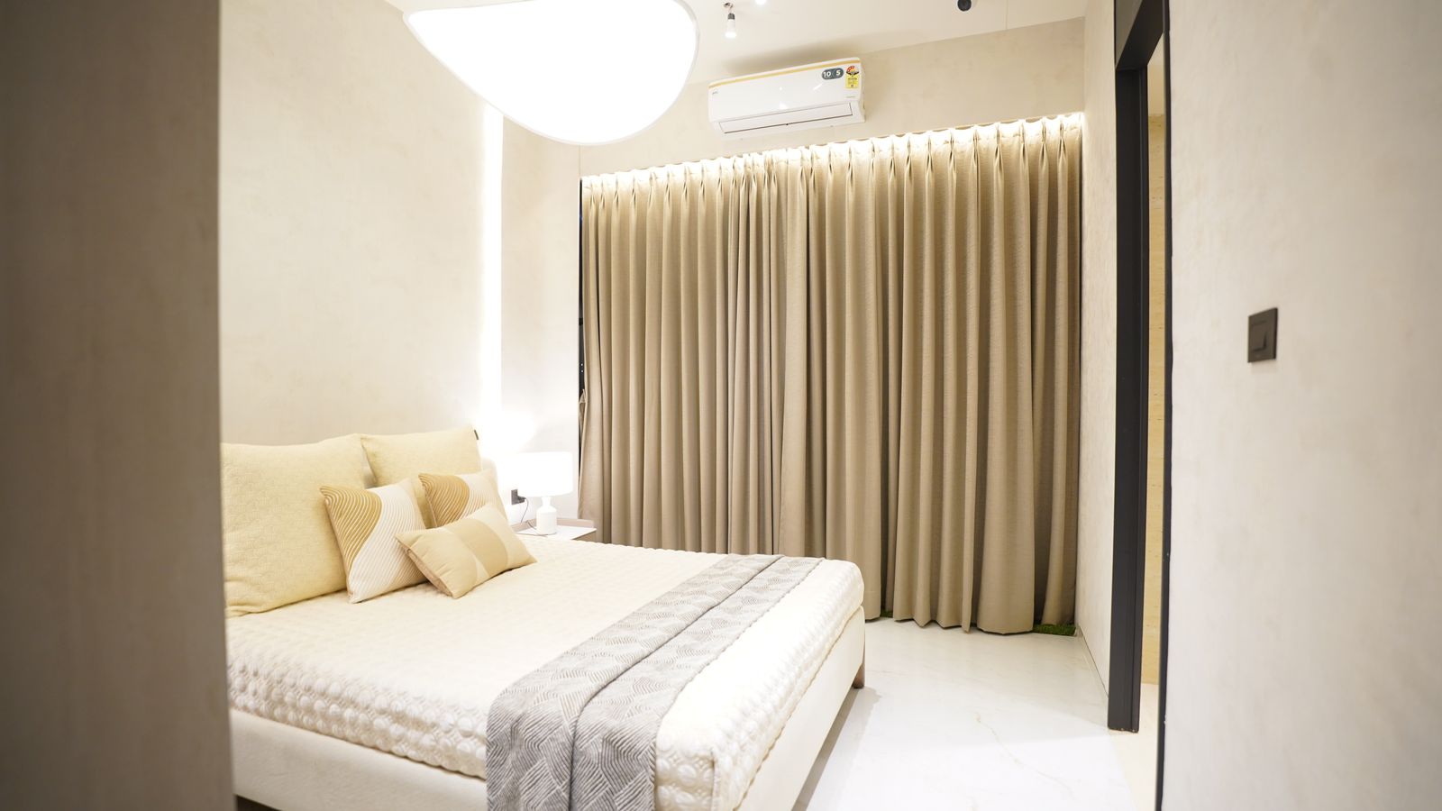 3 BHK 3590 Sq.Ft. Apartment in DLF Building 10