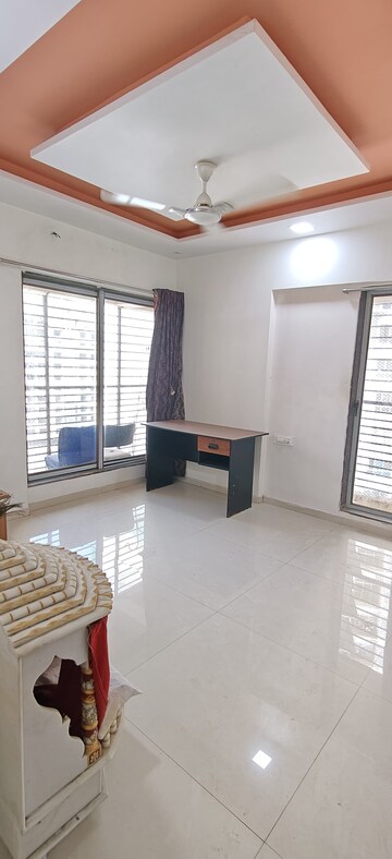 Bedroom in 3 BHK Apartment at Malad West – for Rent