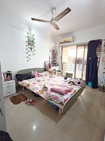 Bedroom in 2 BHK Apartment at Grace Pinnacle, Andheri West – for Rent